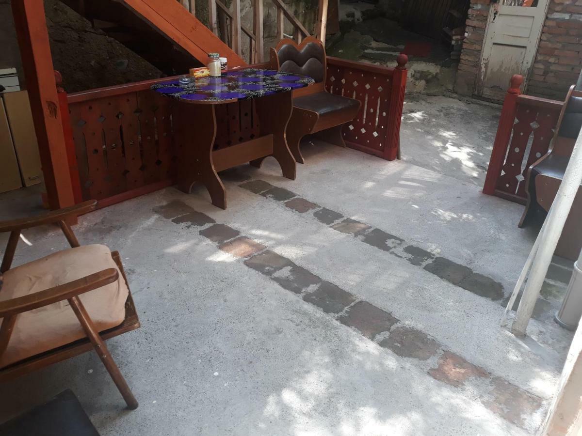 Jeki'S Apartment In Old Tbilisi Exterior foto